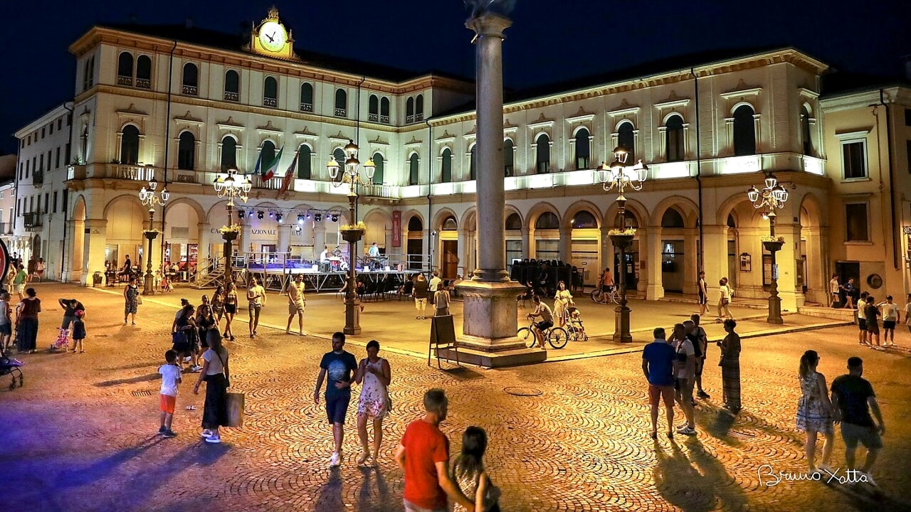 Immagine della notizia Titolo della prima news